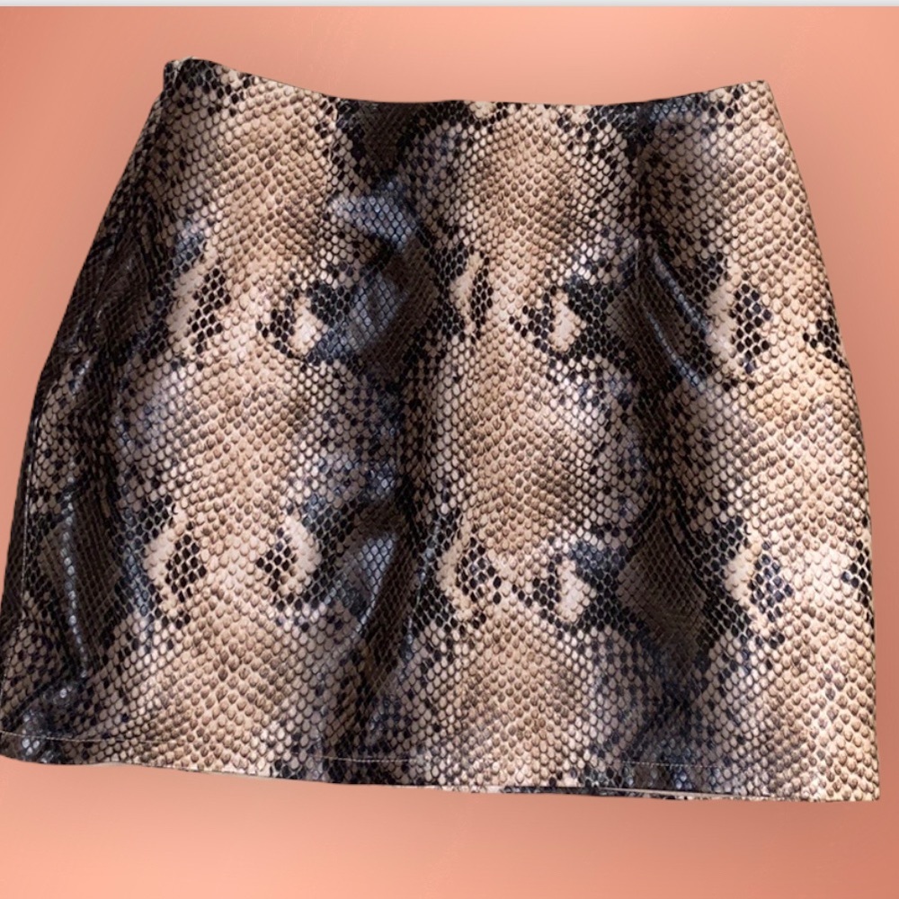 Snakeskin print skirt